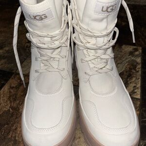UGG Women's Cream Winter Boots